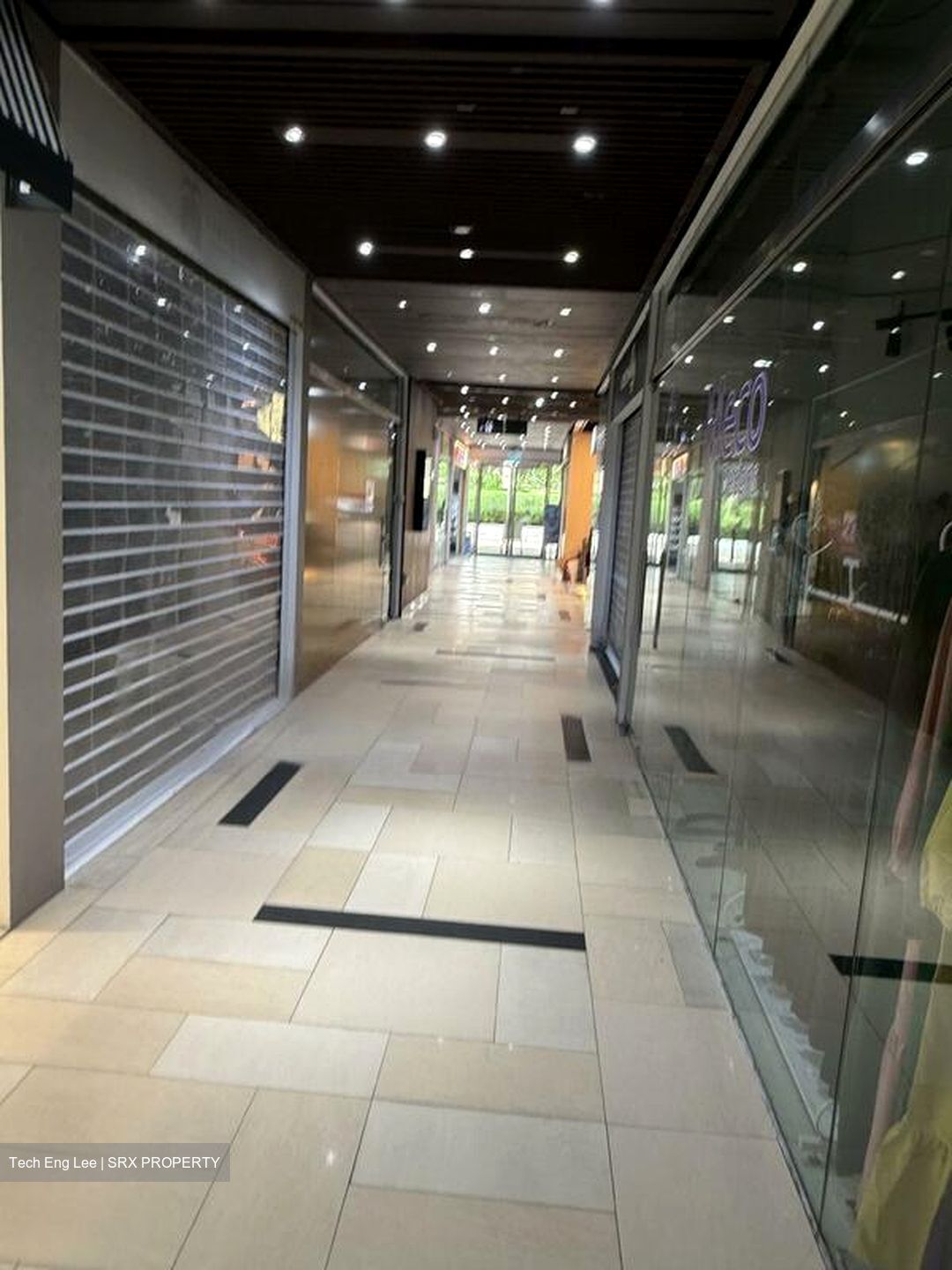 East Village (D16), Retail #454648891